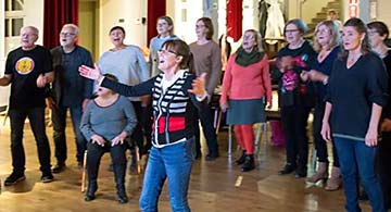 Britt Nilsson Wyönis rockkör på Ebeneser (Bild: Tommy Lundqvist)